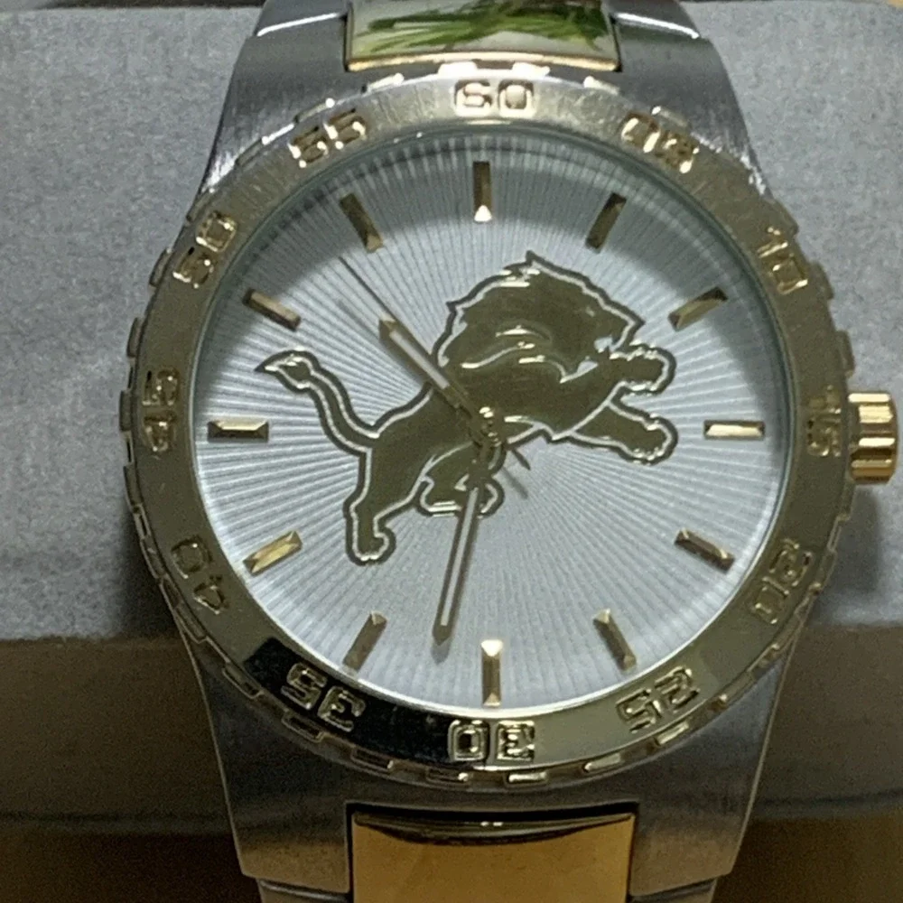 Detroit Lions NFL Men's Watch Executive Two-Tone Gold Stainless Steel Game Time